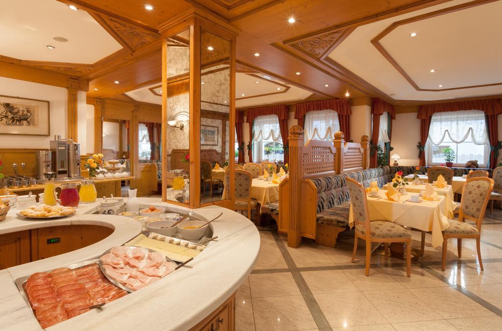Hotel Zum Wolf Castelrotto Luaran gambar