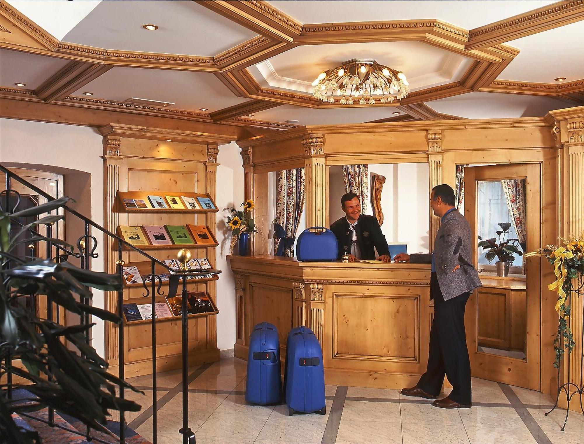 Hotel Zum Wolf Castelrotto Luaran gambar