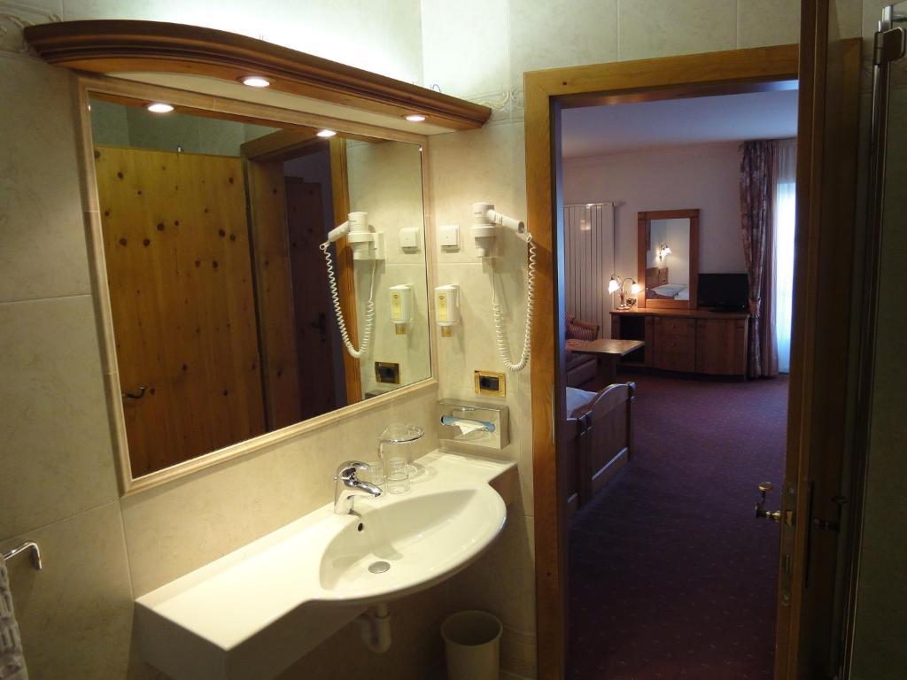 Hotel Zum Wolf Castelrotto Bilik gambar